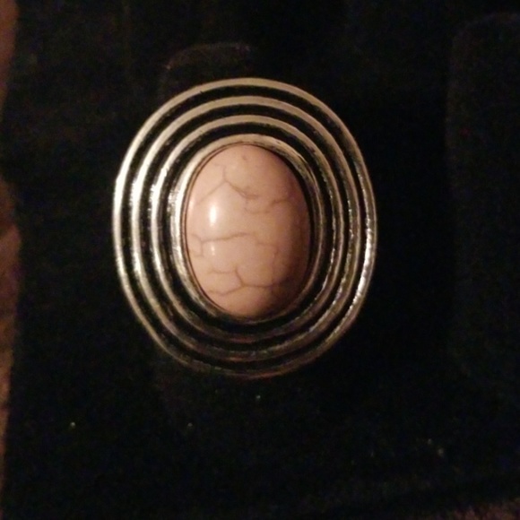 Ring - Picture 2 of 3